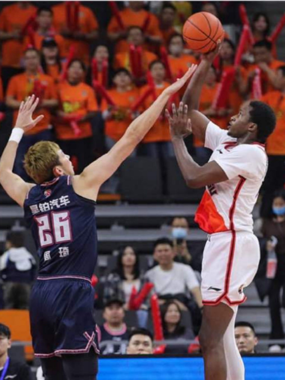 爱游戏体育-冲刺阶段奥兰多魔术调整名单以备欧篮联，回应争议环节打磨，压力陡增，赛程密集仍需轮换的简单介绍