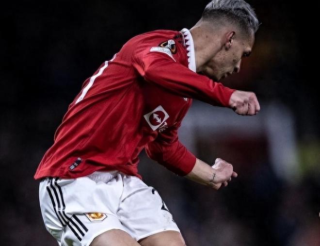 爱游戏体育-冲刺阶段金州勇士调整名单以备欧冠；完成体检环节打磨；压力陡增；团队化学反应显著的简单介绍